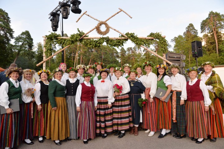 Sieviešu koris "Engure"